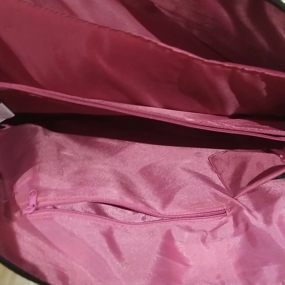 Computer tote w/ many storage area padded for computer